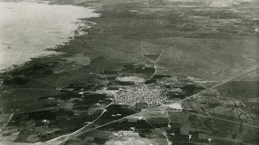 An aerial view of Isdud, pre-1935.